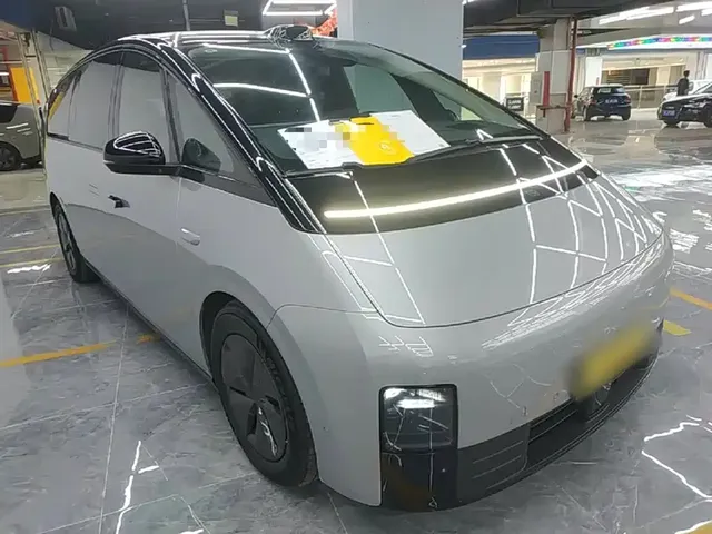 2024 Li Auto MEGA Ultra