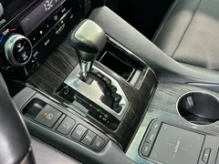 2020 Lexus LM 300h 7-seat, чёрный — фото 14