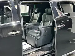 2020 Lexus LM 300h 7-seat, чёрный — фото 17