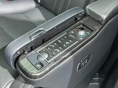 2020 Lexus LM 300h 7-seat, чёрный — фото 18