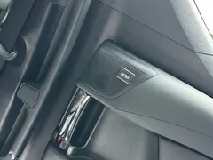2020 Lexus LM 300h 7-seat, чёрный — фото 32
