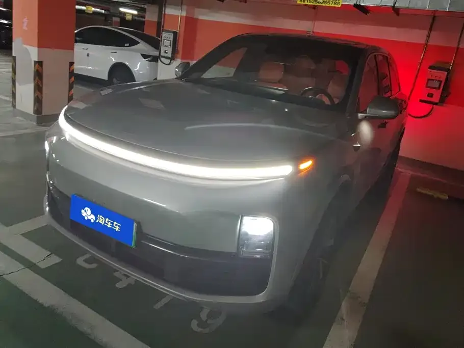 2023 Li Auto L8
