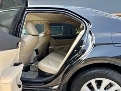 2021 Toyota Camry Hybrid 2.5HGVP Leading, чёрный — фото 4