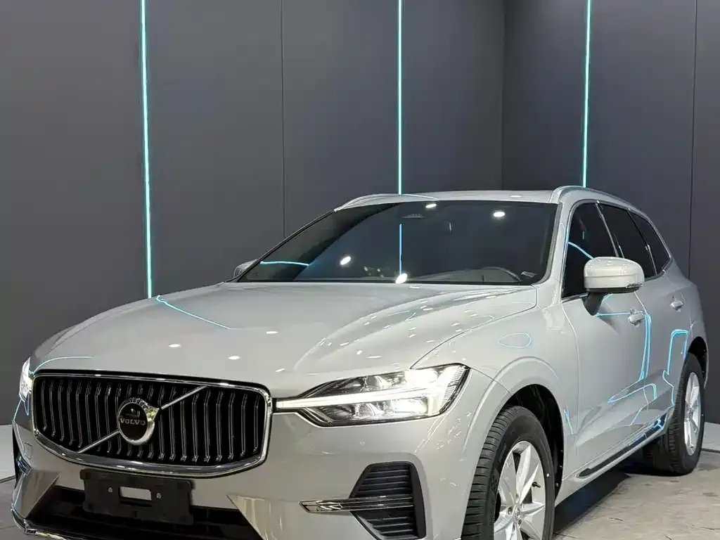 2022 Volvo XC60 4WD Zhiyi Luxury