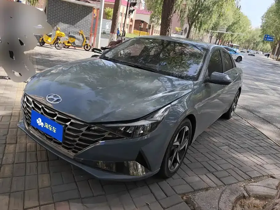 2022 Hyundai Elantra 1.5L CVT LUX Premium