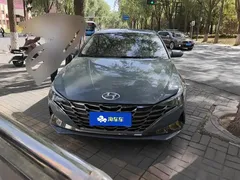 2022 Hyundai Elantra 1.5L CVT LUX Premium — фото 2
