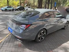 2022 Hyundai Elantra 1.5L CVT LUX Premium — фото 3