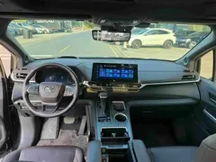 2021 Toyota Sienna 2.5L Hybrid Platinum, чёрный — фото 4