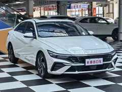 2023 Hyundai Elantra 1.5L CVT LUX Premium, белый — фото 3