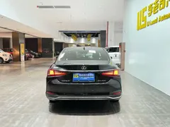 2022 Lexus ES 200 Excellence, чёрный — фото 4