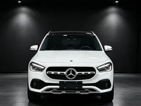 2023 Mercedes-Benz GLA 220