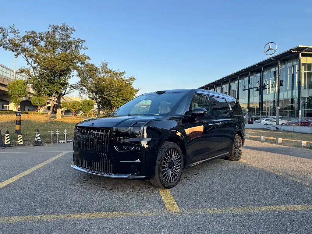 2024 Zeekr 009 6-Seat Executive 4WD 108kWh
