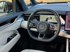 2024 Zeekr 009 6-Seat Executive 4WD 108kWh, чёрный — фото 21