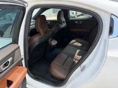 2023 Volvo S60 B4 Luxury, белый — фото 4