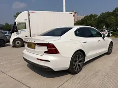 2023 Volvo S60 B4 Luxury, белый — фото 9