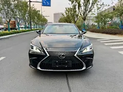 2021 Lexus ES 200 Excellence, чёрный — фото 2