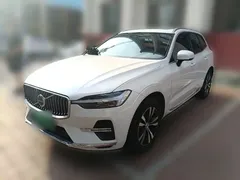 2023 Volvo XC60 4WD Luxury, белый — фото 1