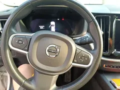 2023 Volvo XC60 4WD Luxury, белый — фото 6