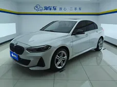 2021 BMW 1 Series 120i M Sport Night Edition, белый — фото 1