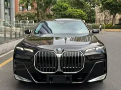 2023 BMW 7 Series 735Li M Sport Package, чёрный — фото 1