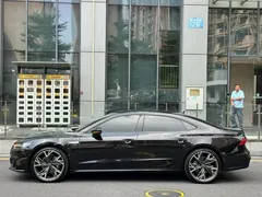 2023 Audi A7L 45 TFSI quattro S-line, чёрный — фото 2