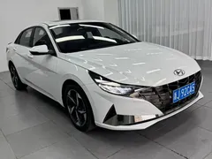 2022 Hyundai Elantra 240TGDi DCT LUX Premium, белый — фото 2