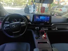 2023 Toyota Granvia 2.5L Hybrid Premium Plus, чёрный — фото 5