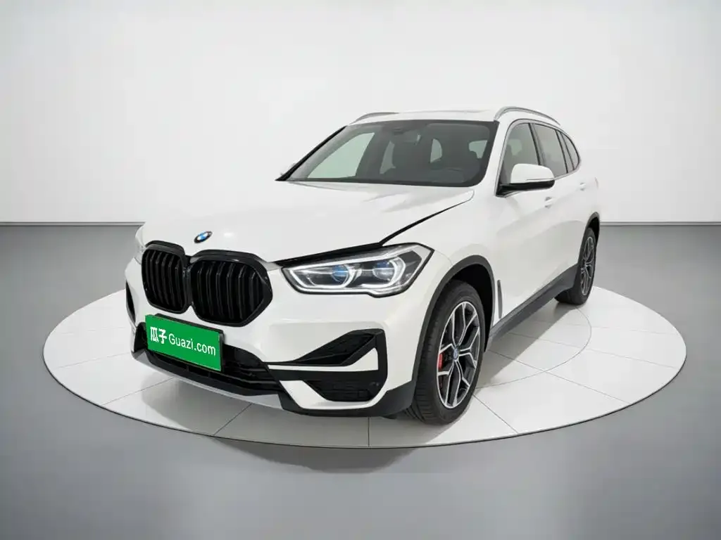 2021 BMW X1 Leading