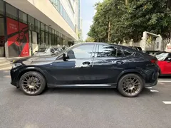 2022 BMW X6 Premium M Sport Package, чёрный — фото 3