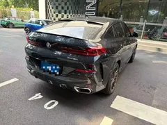 2022 BMW X6 Premium M Sport Package, чёрный — фото 5