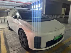 2025 Li Auto i8 Standard, белый — фото 3