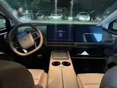 2025 Li Auto i8 Standard, белый — фото 5