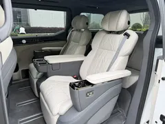 2024 Zeekr 009 6-Seat Executive 4WD 108kWh, белый — фото 12