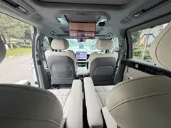 2024 Zeekr 009 6-Seat Executive 4WD 108kWh, белый — фото 17