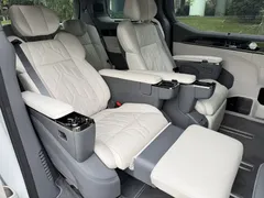 2024 Zeekr 009 6-Seat Executive 4WD 108kWh, белый — фото 18