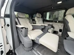 2024 Zeekr 009 6-Seat Executive 4WD 108kWh, белый — фото 19