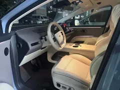 2025 Li Auto i8 Standard, синий — фото 4