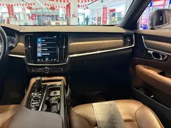 2021 Volvo V90 Cross Country B5 AWD — фото 19