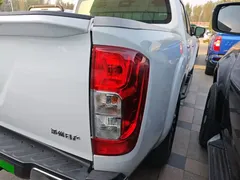 2021 Nissan Navara 2.5L AT 4WD Premium QR25, белый — фото 8