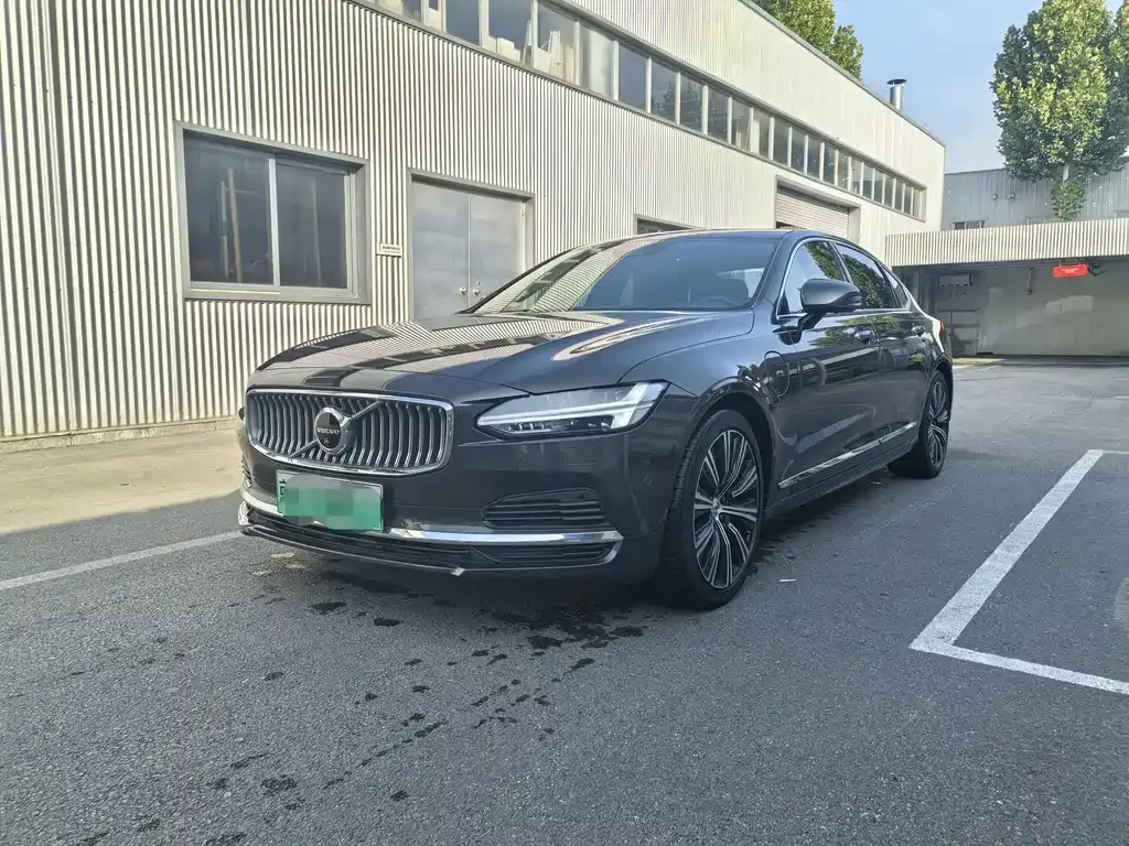 2022 Volvo S90 T8 PHEV Luxury