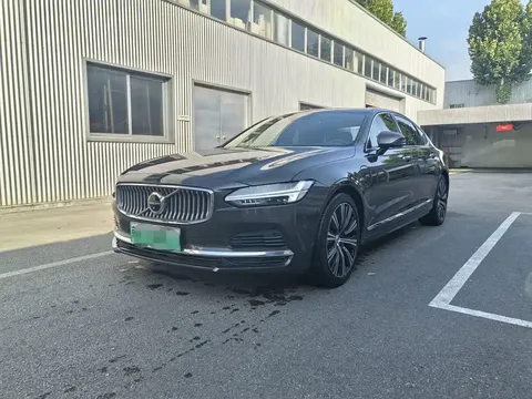 2022 Volvo S90 T8 PHEV Luxury
