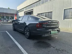 2022 Volvo S90 T8 PHEV Luxury — фото 10