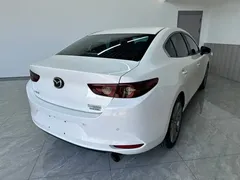 2023 Mazda 3 2.0L AT, белый — фото 6