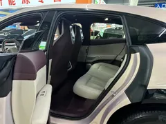 2025 Xiaomi YU7 4WD Max — фото 8