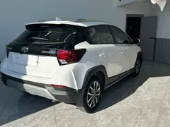 2022 Toyota Yaris L Zhixuan X 1.5L CVT Luxury Plus, белый — фото 6