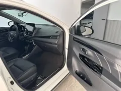 2022 Toyota Yaris L Zhixuan X 1.5L CVT Luxury Plus, белый — фото 11
