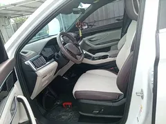 2025 BYD Song PLUS DM-i PHEV 112KM Smart Driving Premium, белый — фото 15