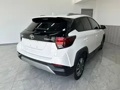 2022 Toyota Yaris L Zhixuan X 1.5L CVT Luxury Plus, белый — фото 4