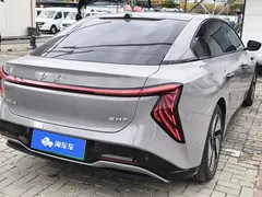 2025 Hongqi EH7 640 4WD — фото 3