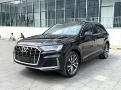 2021 Audi Q7 55 TFSI quattro S line Sport, чёрный — фото 1